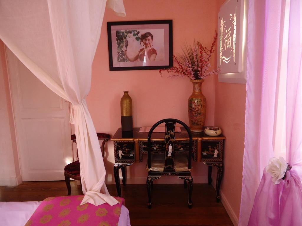 Logis Deritel Bed and Breakfast Montsûrs Esterno foto